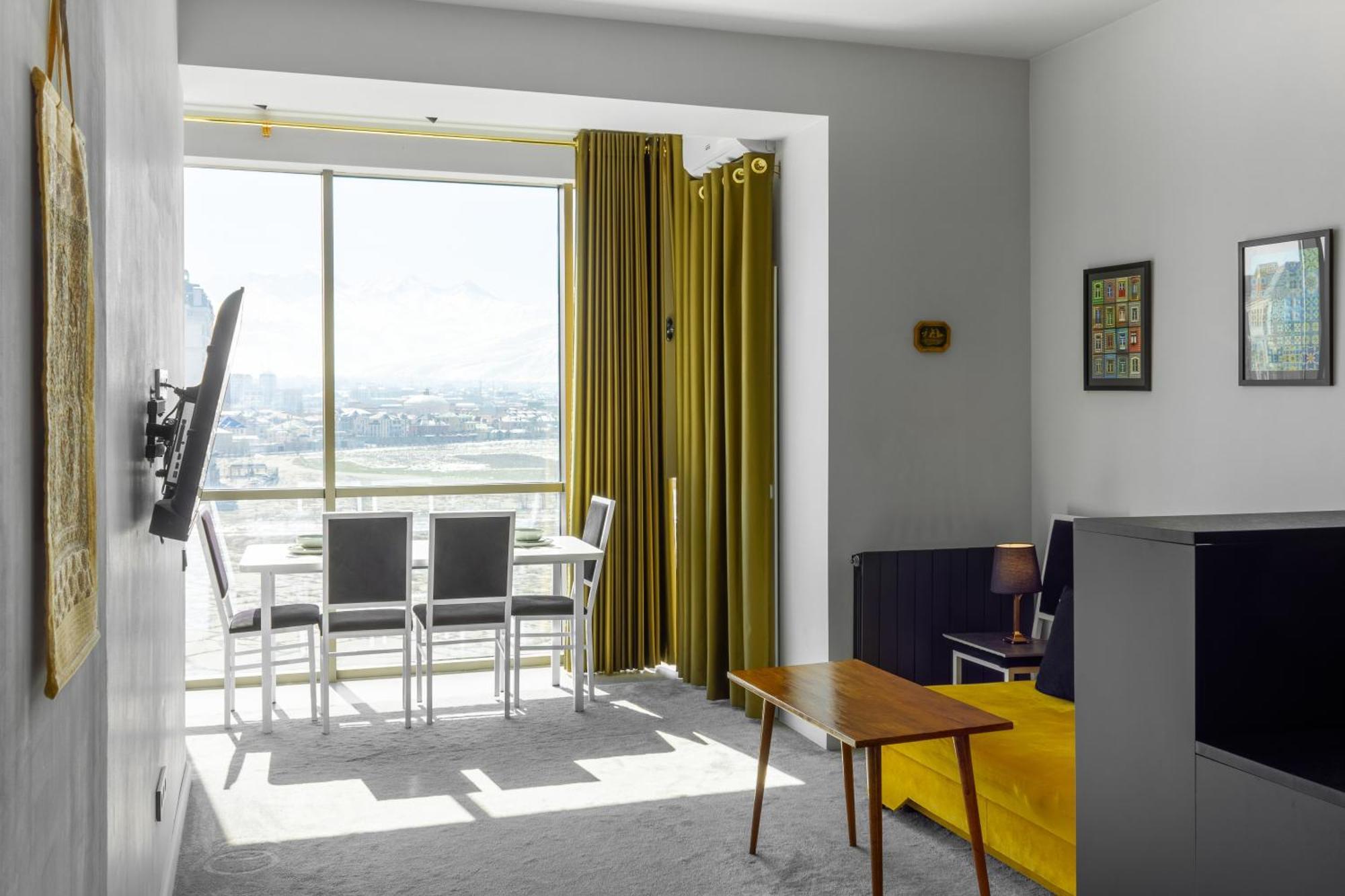 9Th And 6Th Floor Stylish Apartments With Mountainvista Biškek Exteriér fotografie